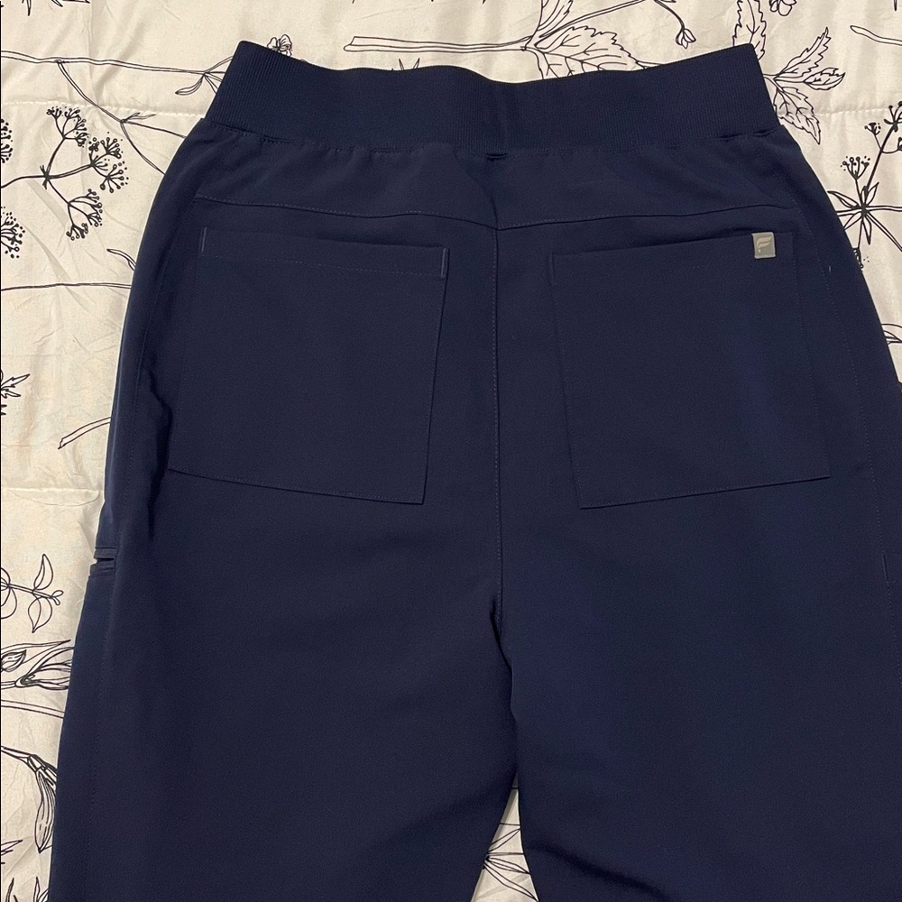 Fabletics Navy Blue women’s Scrubs Small/XSmall - Picture 7 of 10